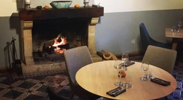 Le Cheval Blanc, Rezervasyon Bed and Breakfast La Bastide-des-Jourdans havuzlu oteller, Yüzme Havuzu