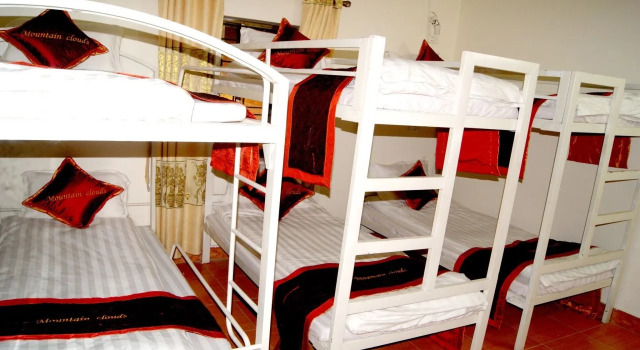 Mountain Clouds Sapa Hostel, Забронировать Хостел Хостелы Шапа, рядом с Рынок Сапа, Хостел