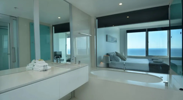Апартаменты с 2 комнатами с балконом и с видом на океан Apartment 4204 - HR Surfers Paradise