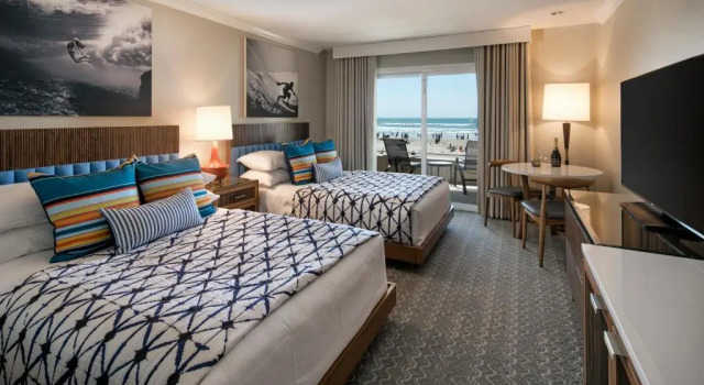 Четырёхместный номер Standard oceanfront Sandcastle Hotel on the Beach