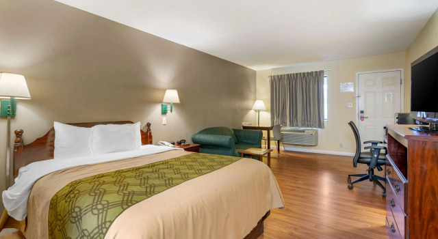 Двухместный номер Standard Econo Lodge Inn & Suites Southeast