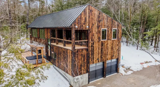 Коттедж Ski Cabin w Hot Tub Gas Fireplace Near Cranmore