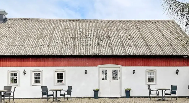 3 Person Holiday Home in Skivarp, Book Feriehus Sommerhuse i Skivarp, Hytte
