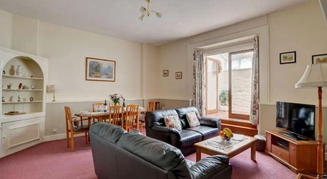 Stunning, Luxury Holiday Home With Covered Swimming Pool and Billiards Table in Barnstaple
