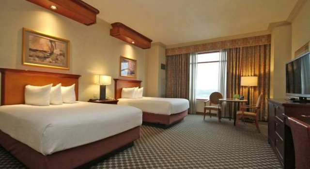 Четырёхместный номер Premium Harrahs Joliet Hotel & Casino - A Caesars Rewards Destination