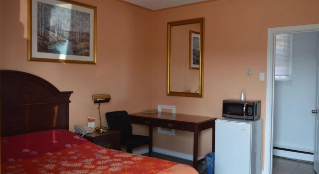 East Court Motel, Varaa Motelli  