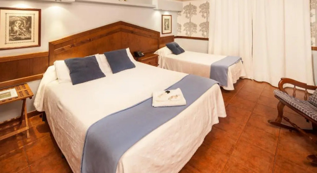Трёхместный номер Standard Hotel y Bungalows Balcón de Competa