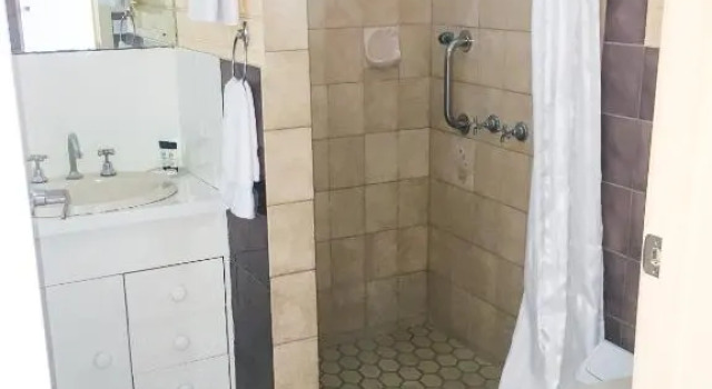 Четырёхместный номер Standard Bakery Park Motor Inn