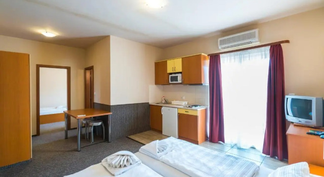 Апартаменты c 1 комнатой Beach Hotel