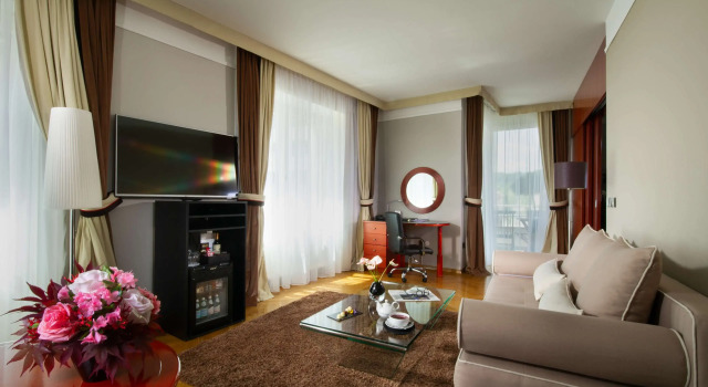 Двухместный люкс с балконом Best Western Premier Hotel Slon