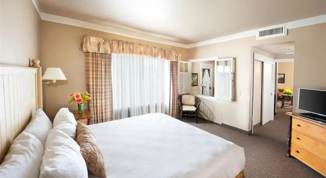 Люкс Executive с балконом Harris Ranch Resort