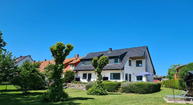 Sonnenhus 1 - BreegeRügen, Забронировать Отель Отели Рюгена с парковкой, Парковка