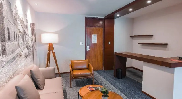Полулюкс Superior Hotel Cortez