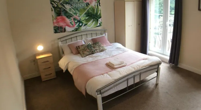 Blackberry House - Sleeps 6 with Parking and Netflix TV