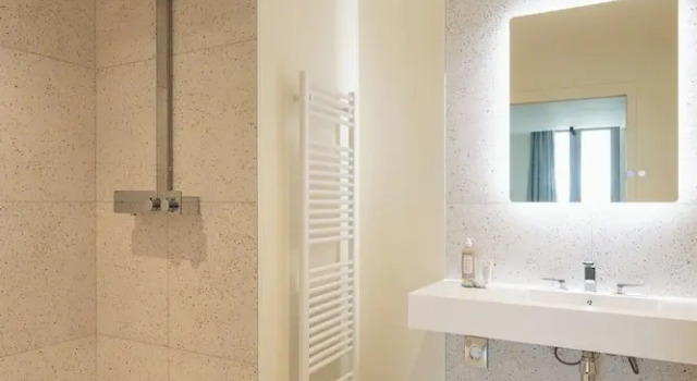Полулюкс Hôtel La Suite