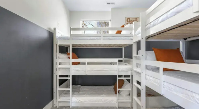 Big Bear Bungalow Stay on Ozark Waterfront