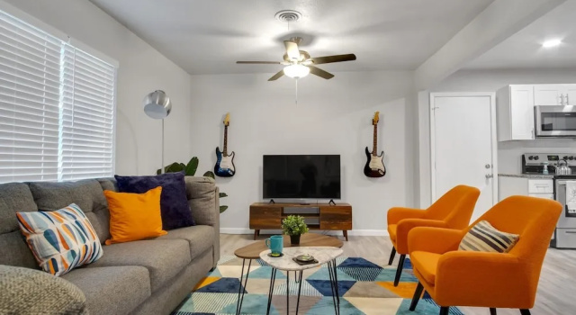 Коттедж The Harmony Designer Home In Central Dfw 4 Bedroom Home by RedAwning