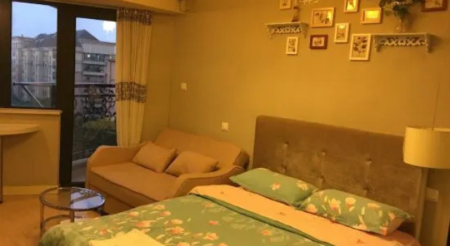 Двухместный люкс с балконом Lvtu Zhijia Apartment Hotel