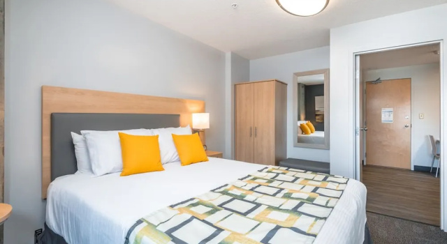 Люкс Deluxe с 2 комнатами MacEwan University Residence