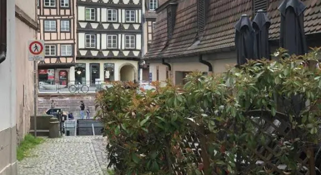L'Ecluse - Studio Cosy, Calme, Hyper-Centre Strasbourg, Забронировать Отель Страсбург Strasbourg Eurometropole, рядом с Церковь Св. Мадлен