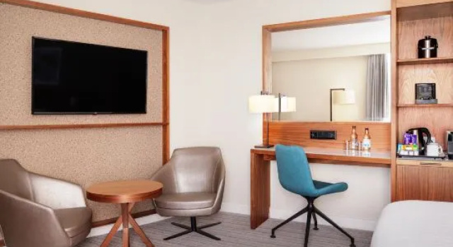 Полулюкс Courtyard by Marriott London Gatwick Airport