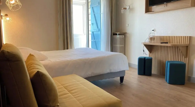 Трёхместный номер Standard с балконом и с видом на море Hôtel Le Rivage vue sur mer - Châtelaillon-plage
