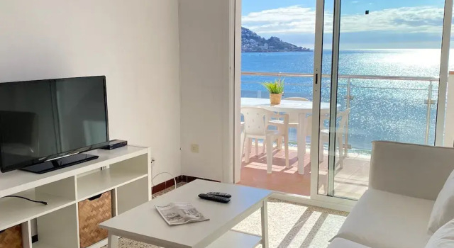 Апартаменты Europa 62 in Roses With 2 Bedrooms and 2 Bathrooms