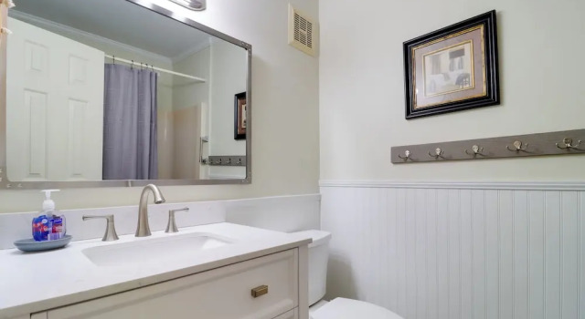 Апартаменты Oceanfront Carolina Beach Condo, Steps to Shore!