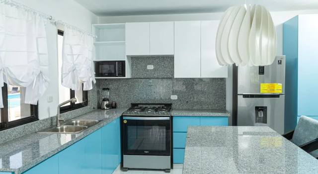 Полулюкс Skylight Suites Restaurant Bar