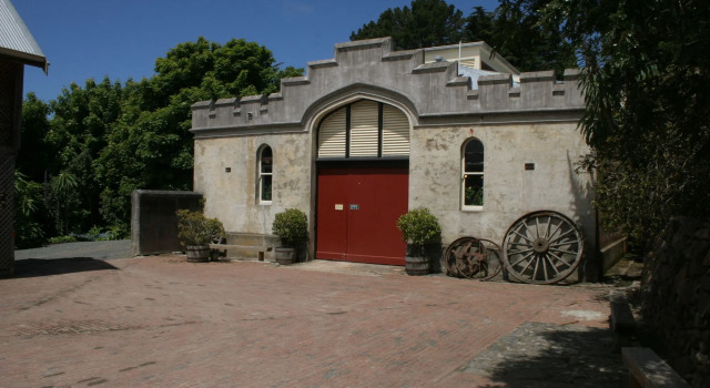 Larnach Lodge, Забронировать Отель Отели Larnach Castle 4 звезды, 4*
