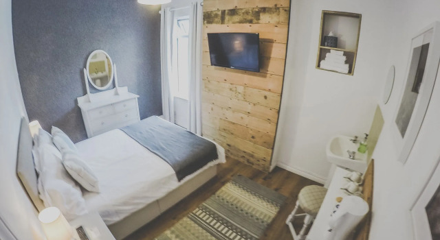 Antique House B&B, Забронировать Отель «постель и завтрак» Портраш Графство Антрим, рядом с Пляж Ист-Стрэнд в Портраше