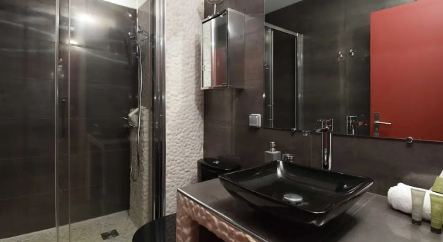 S15177 - Warm studio for 2 people in the Montparnasse area, Забронировать Отель 15-й округ: Порт-де-Версаль Париж, рядом с Плезанс