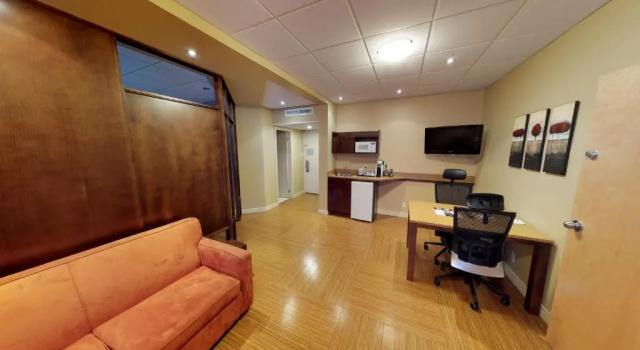 Люкс Hotel & Suites Le Dauphin Drummondville