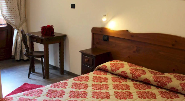 Hotel Des Roses, Забронировать Отель Анте-Сент-Андре Червиния