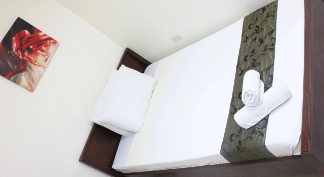 Blue Lagoon Inn & Suites