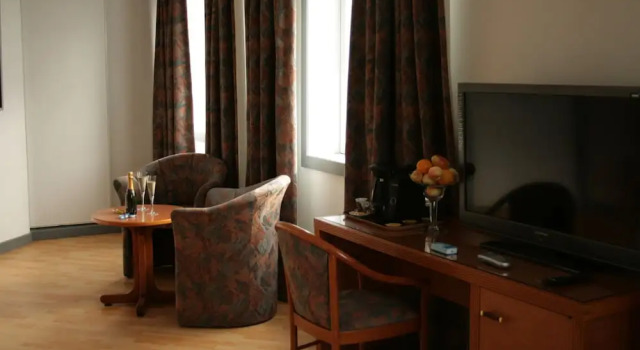 Двухместный номер Standard Hotel de La Tour