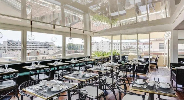 Номер Comfort Hôtel Cannes Centre Univers