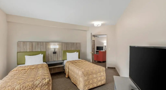 Люкс с 2 комнатами Country Inn & Suites by Radisson, Elk Grove Village-Itasca