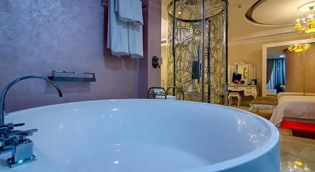 Апартаменты Phoenicia Royal Hotel