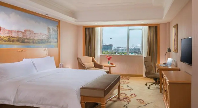 Двухместный номер Standard Vienna International Hotel Shenzhen North Station Branch