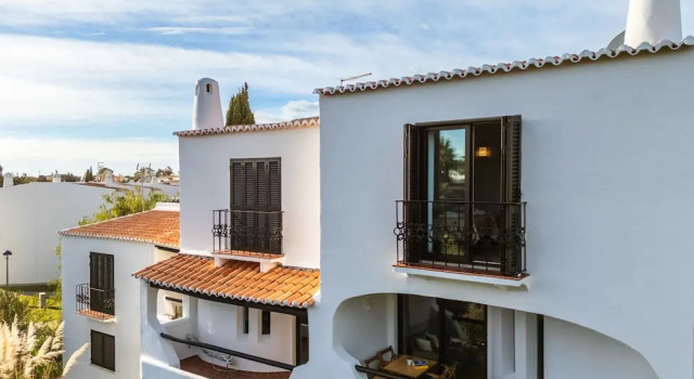 Aldeia S o Rafael T2 Duplex Jasmim, Rezerwuj Apartament Hotele w Algarve z parkingiem, Parking