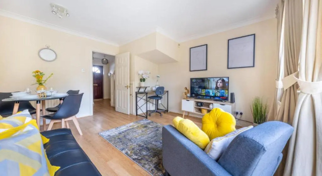 Коттедж Pierocks Wickets Luxury Entire House, Free Parking and Wi-fi in Maidenhead