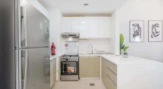 Апартаменты Stylish 1-bedroom Retreat With Pool in Vibrant Jumeirah Golf Estates