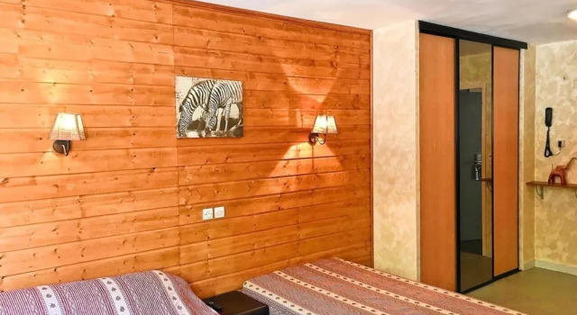 Hôtel Le Regis, Book Hotel Hoteller i Rhône-Alps med parkering, Parkering
