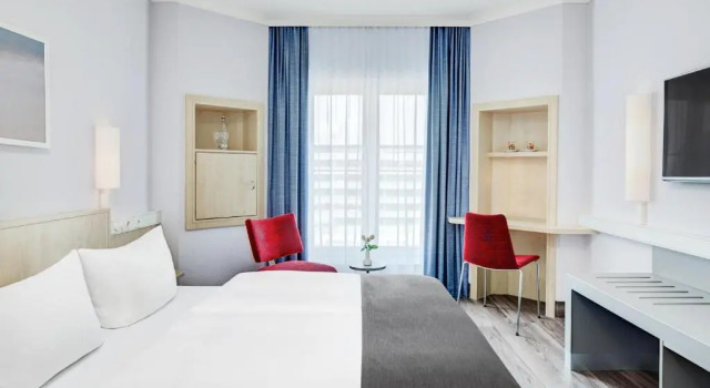 Полулюкс IntercityHotel Rostock