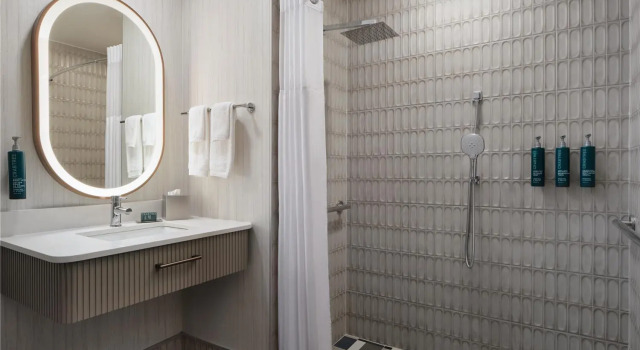 Люкс с 2 комнатами DoubleTree by Hilton Brunswick