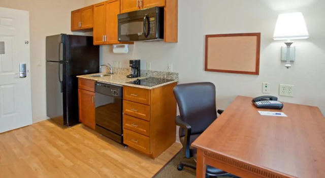 Четырёхместный номер Standard Candlewood Suites League City by IHG