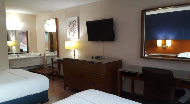 Branson Royal Inn & Suites, Забронировать Отель Отели Table Rock Lake с парковкой, Парковка