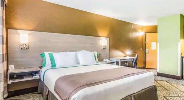 Двухместный люкс GuestHouse Inn & Suites Poulsbo