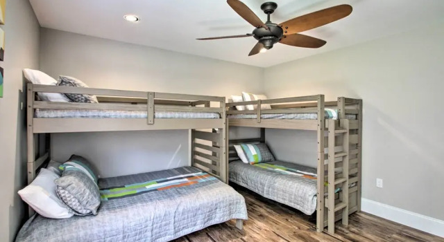 Апартаменты Condo w/ Grill: Walk to North Conway & Cranmore!